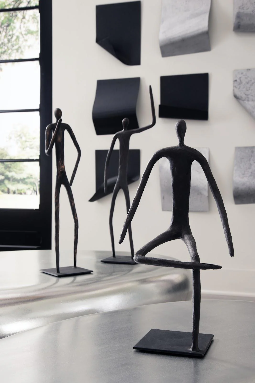 Abstract Figure on Metal Base, Bronze Finish, Leg Folded - Image 9
