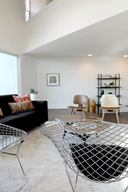 Bertoia Diamond Chair - Image 2