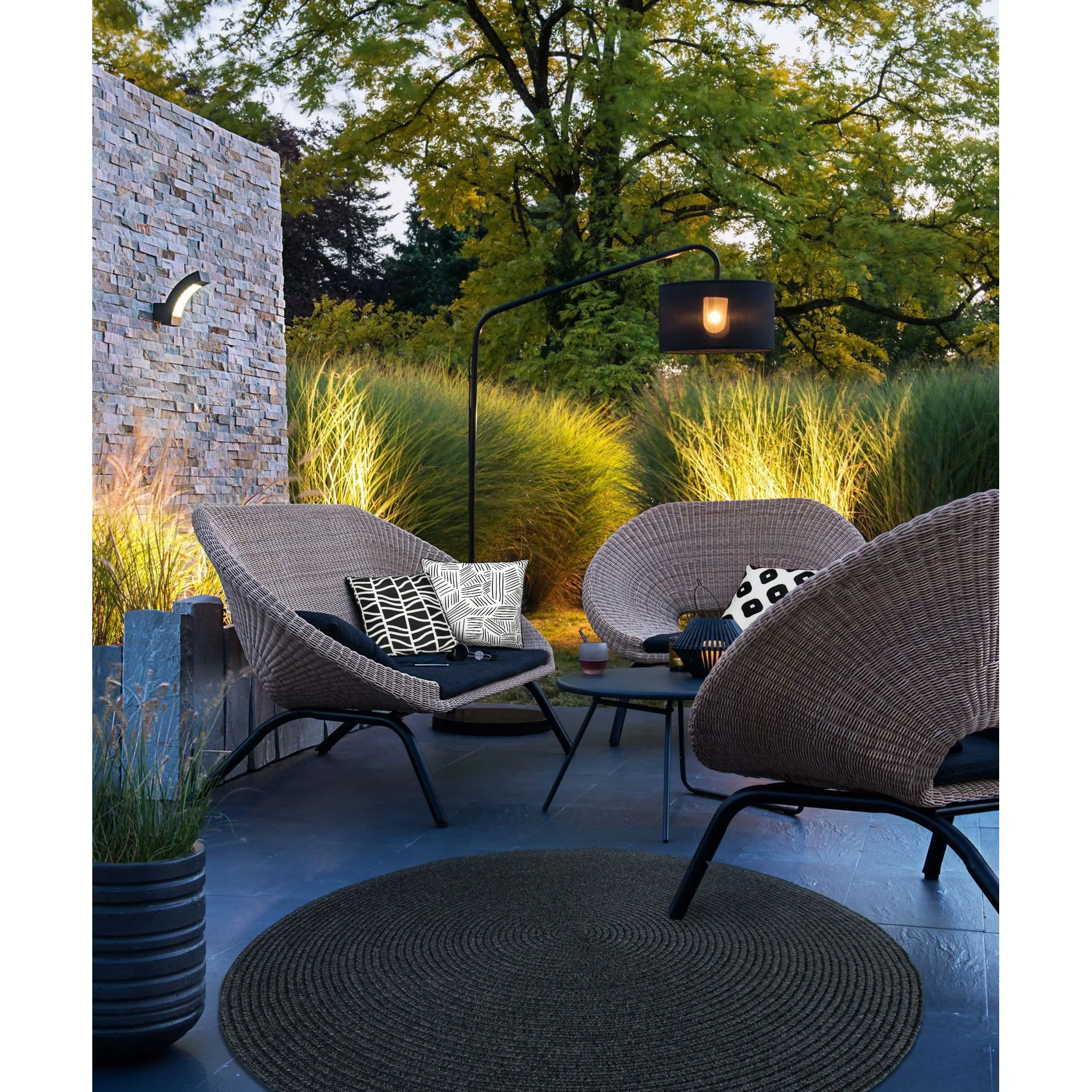 Fieldfare Outdoor/Indoor Pillow - Image 2