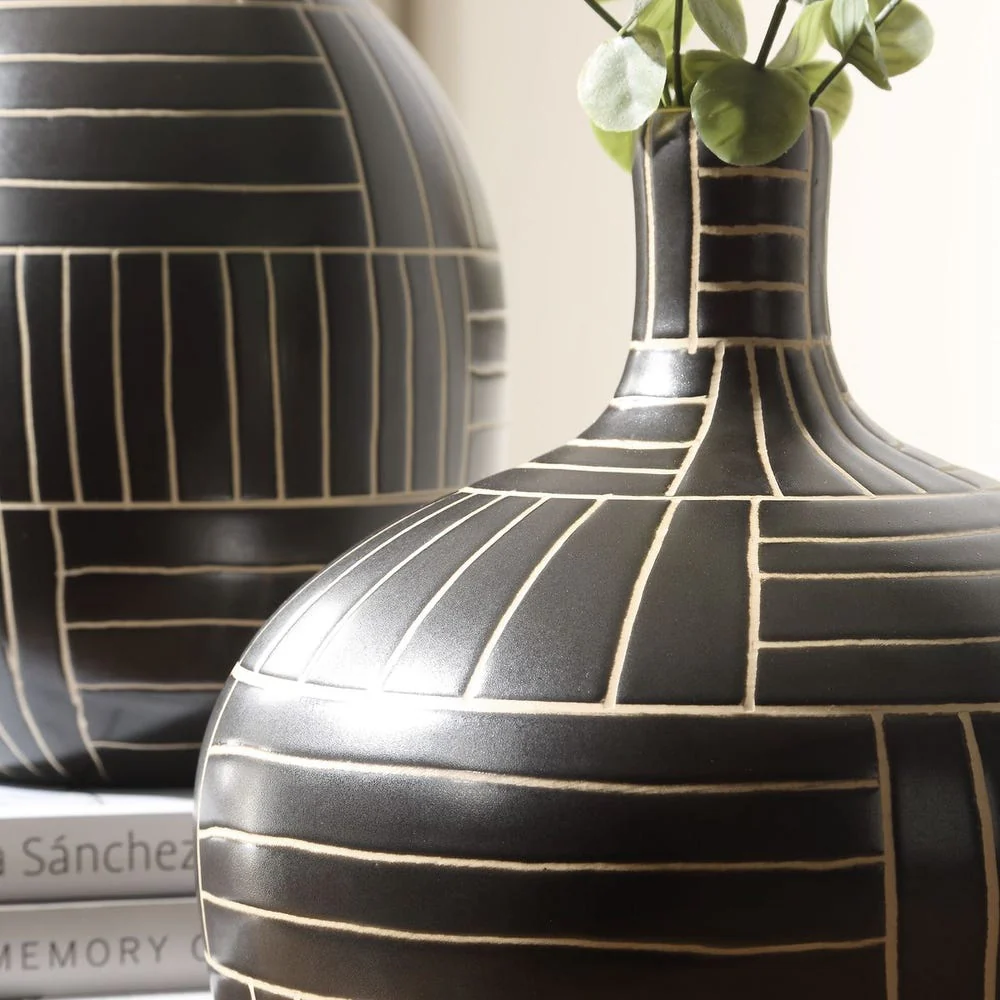 Graphite Stride Vases, S/2 - Image 4
