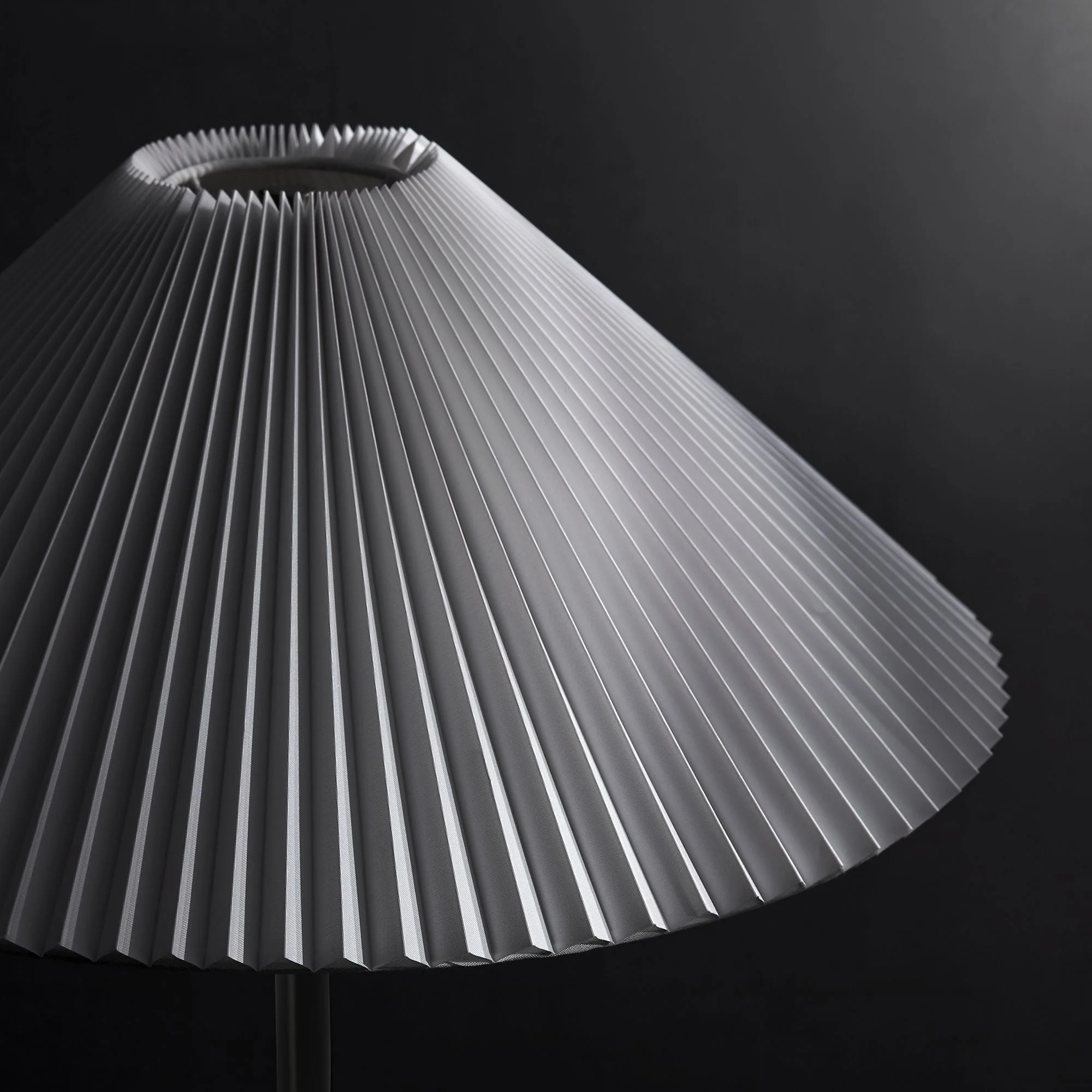 Illusion Marble Dome Floor Lamp - Image 6