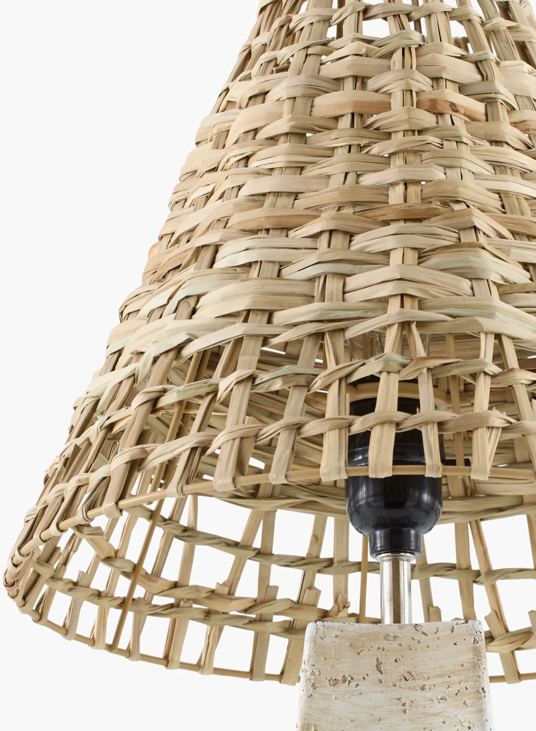 Iskut Accent Table Lamp - Image 9