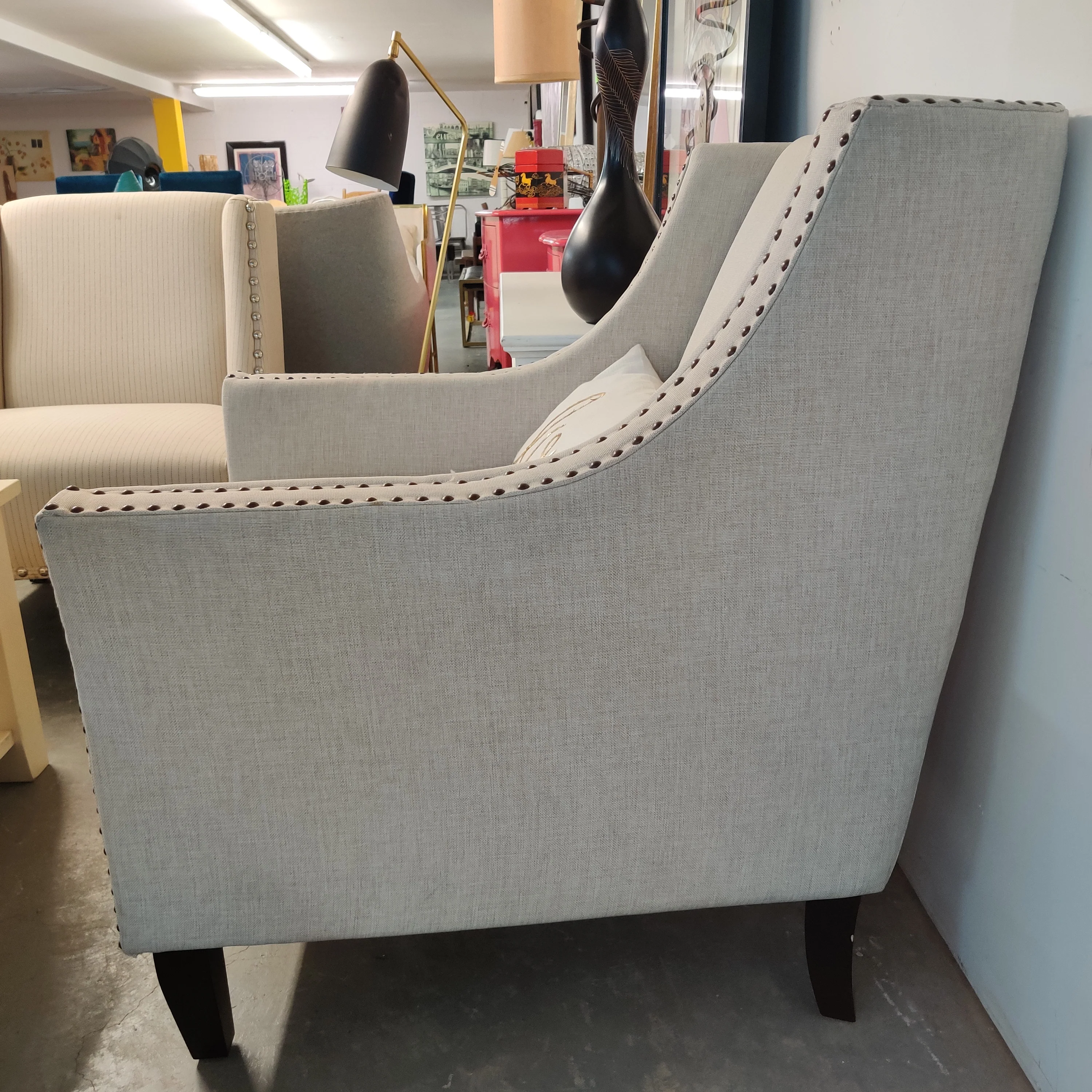 Arm seat | Floor Model - Image 3