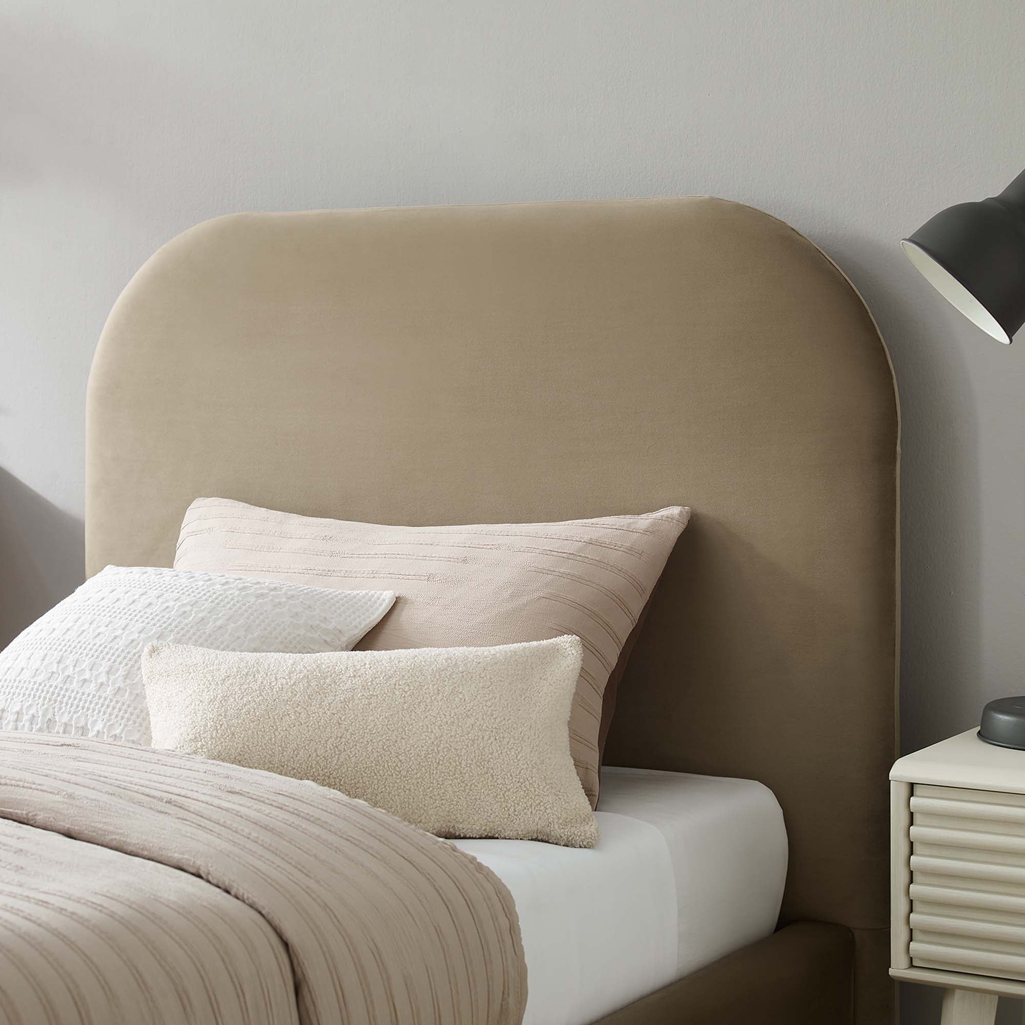 Keynote Performance Velvet Curved Platform Bed - Image 13
