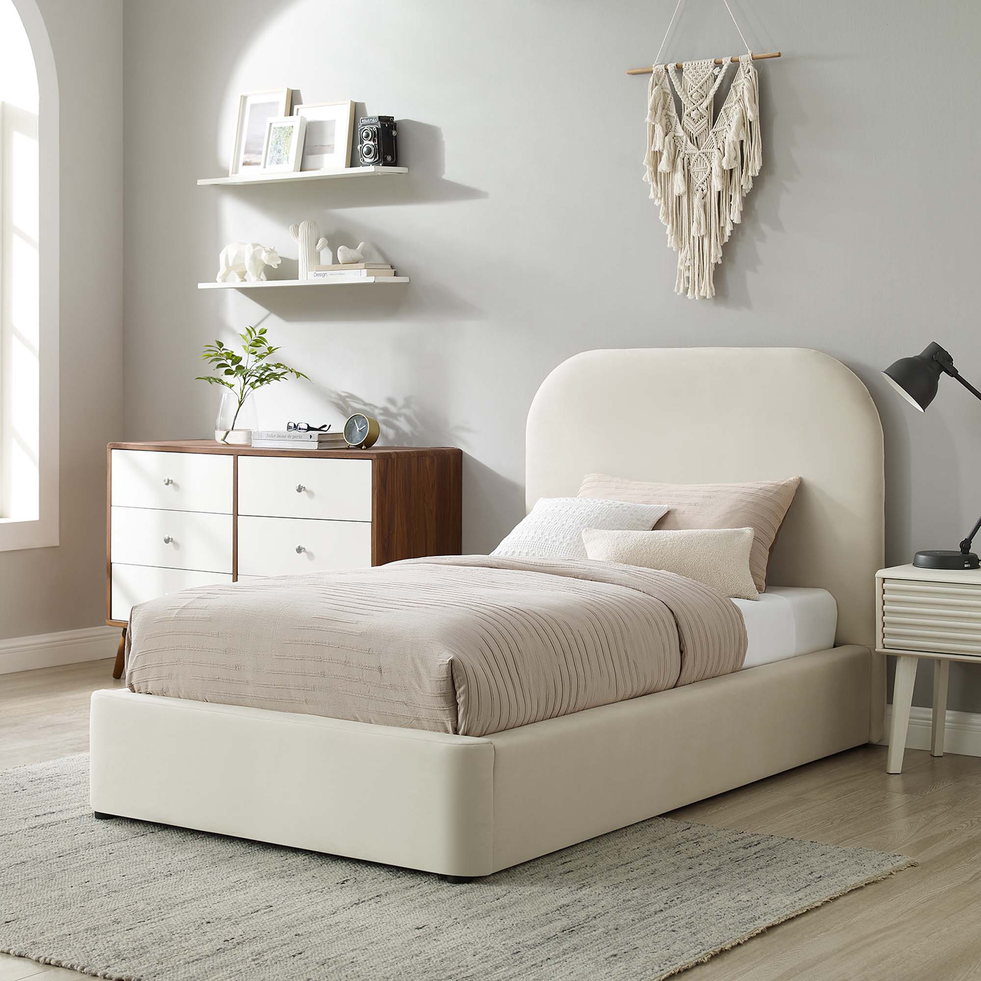 Keynote Performance Velvet Curved Platform Bed - Image 9