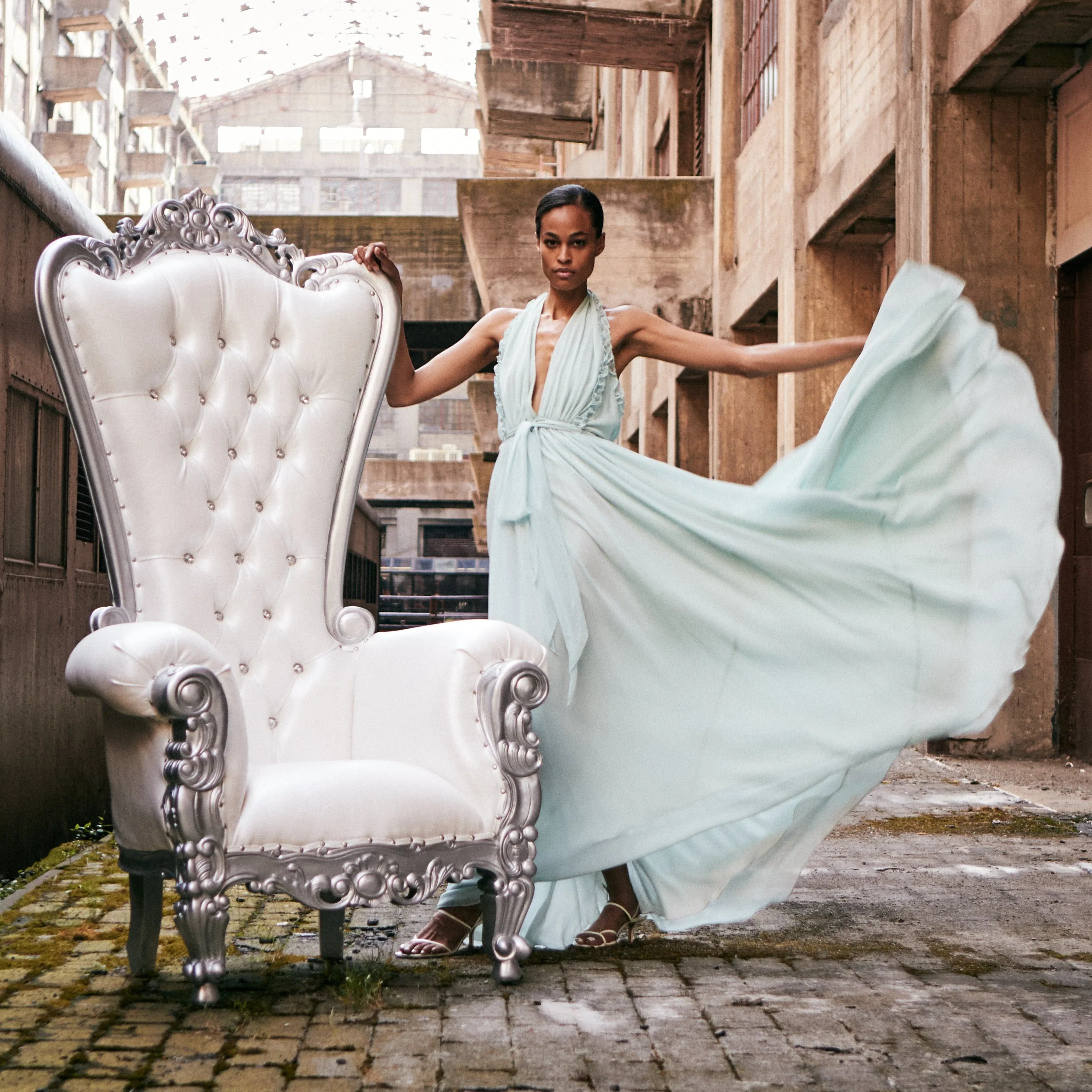 Queen Tiffany Throne Chair - Vinyl - Image 7