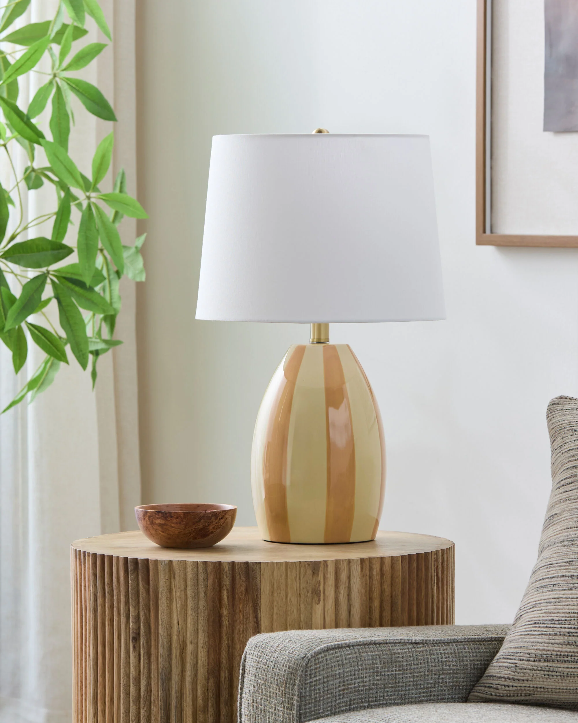 Rethel Accent Table Lamp - Image 2