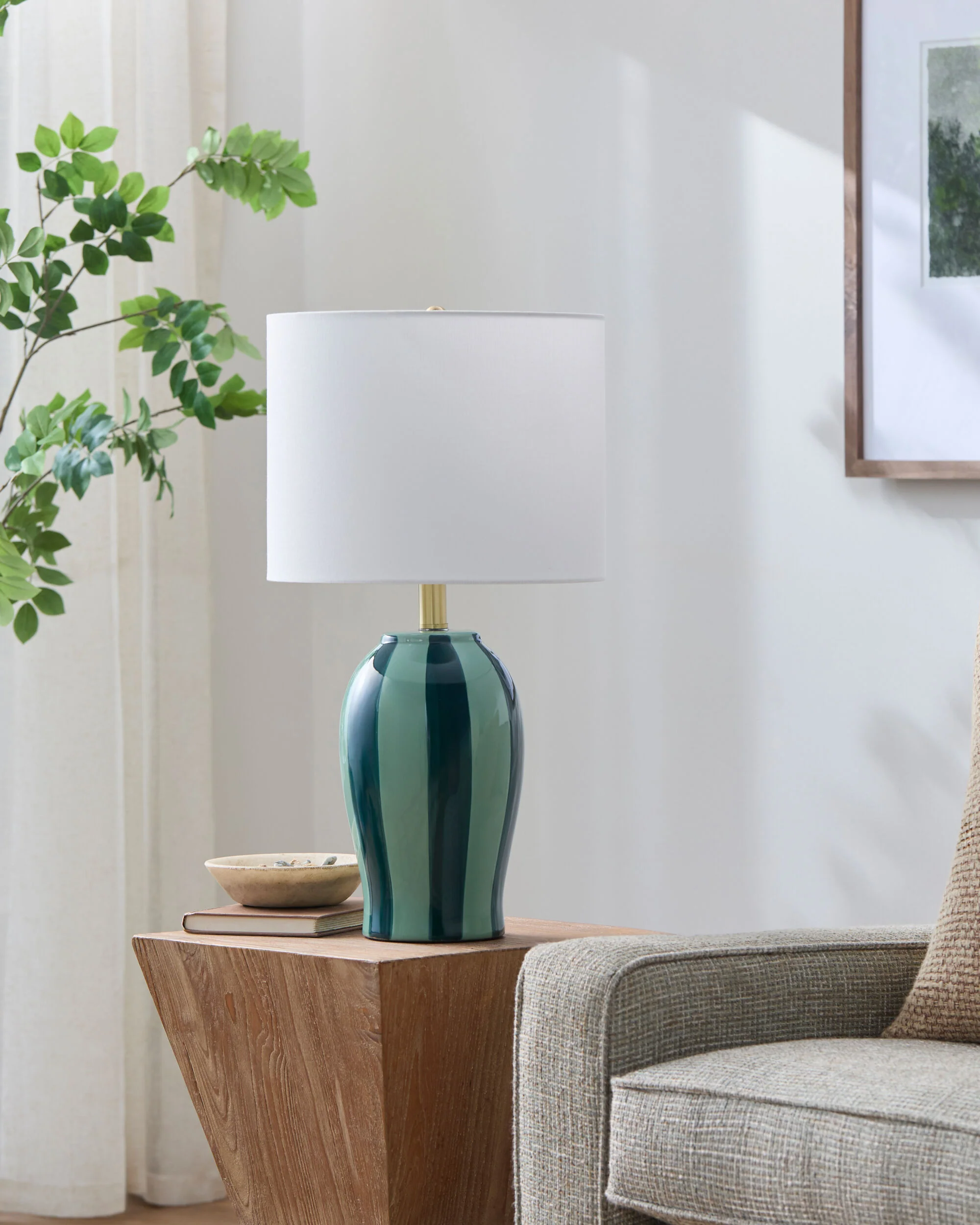Rethel Accent Table Lamp - Image 3