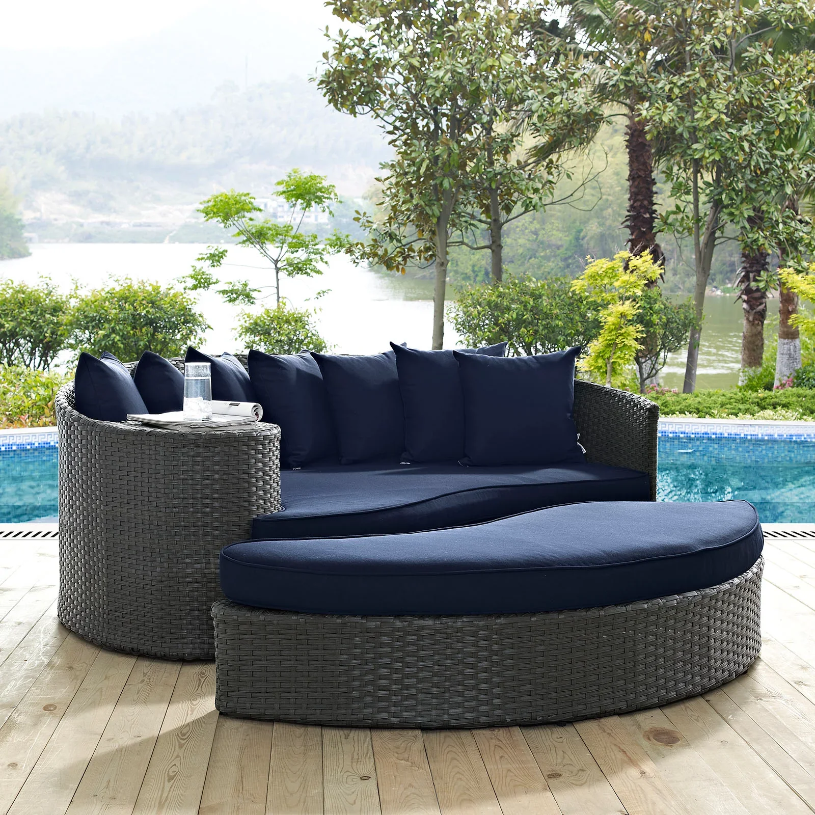 Sojourn Outdoor Patio Sunbrella® Daybed - Image 10