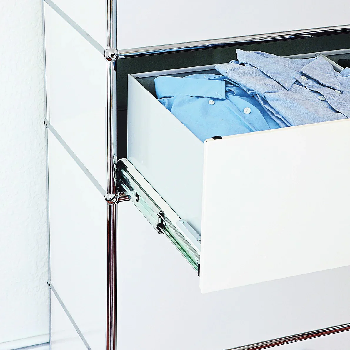 USM Haller Y 3 Drawer Storage Cabinet - Image 4
