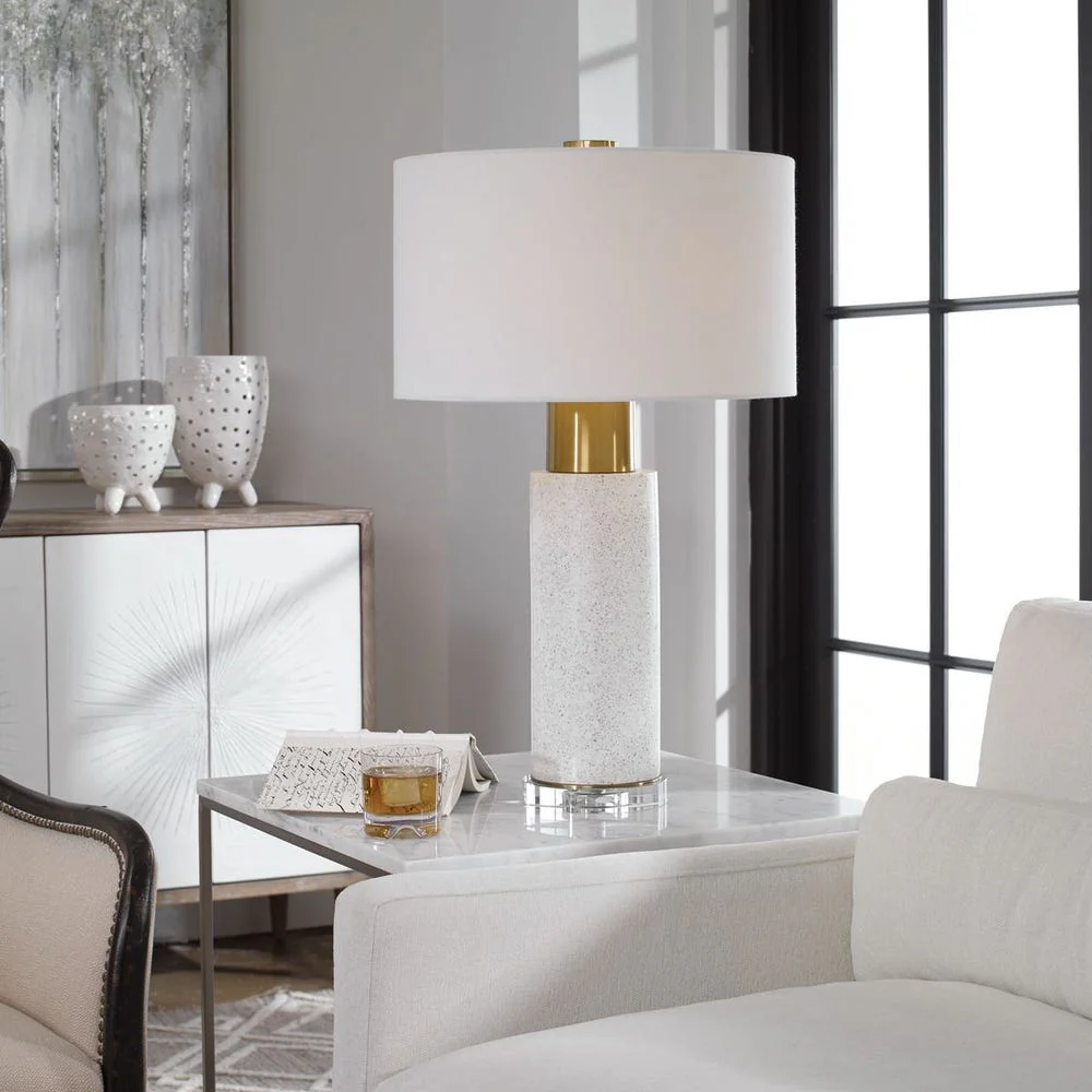 Vaeshon Table Lamp - Image 2