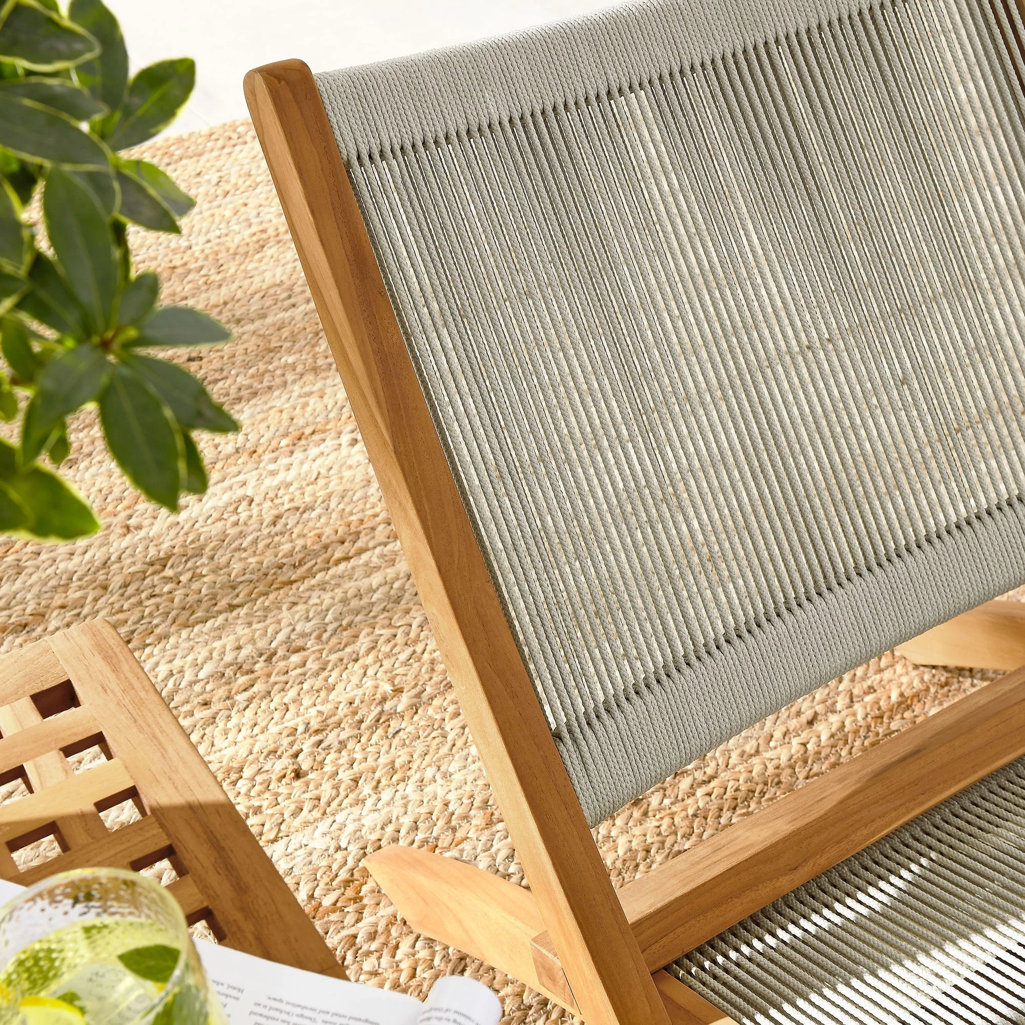 Vienna 3-Piece Outdoor Patio Teak and Rope Folding Lounge Chairs and Side Table - Image 3